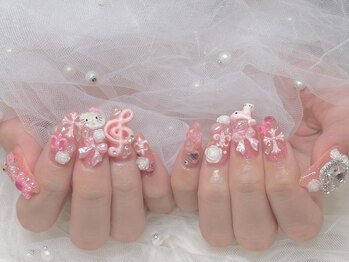 ピンクゴテゴテネイル