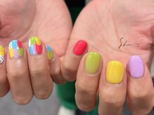 シー(SHE)/カラフルネイル　