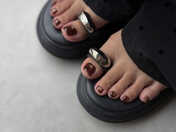 レトネイル レトネイル 大阪梅田(reto nail)/秋フット/ブラウン/マグネット