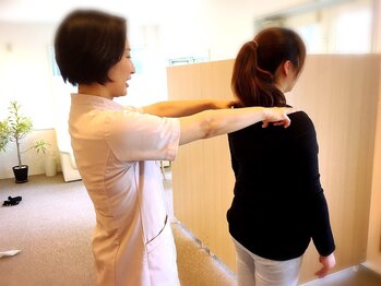 メディカルキュアカイロエステラクリア清須 (Cure)/肩の高さで歪みのチェック！