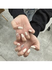 ホワイトベージュ×ラメ