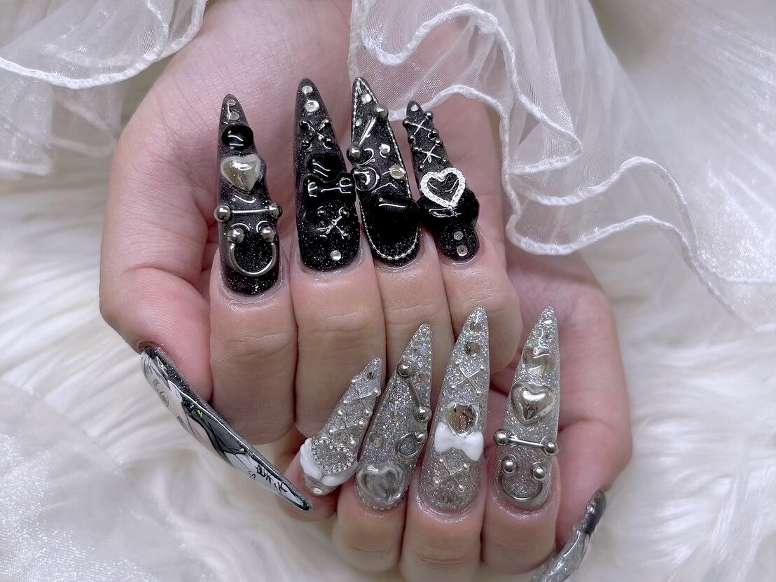 2026年冬トレンド】ハート ハンド スーパーロングのネイルデザイン集