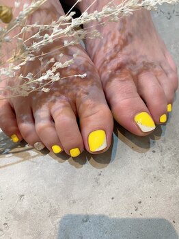 エム(em)/フットネイル