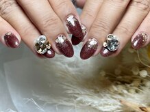 サロンドフォーエイチ(salon de 4H)/キラッキラ☆なビジューネイル