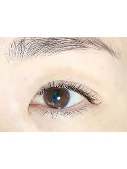 ナチュラル上品な目元にしたい