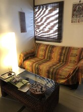 タイ古式マッサージ オアシス 上田店/店内ソファー