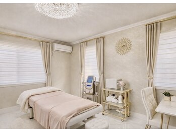 トータルエステサロン ラ ブリーレ/ラブリーレ自慢の施術ルーム1♪