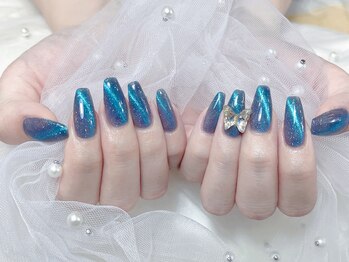 センシー ネイル スタジオ(Sensy Nail Studio)/深海のような輝き、幻想的な指先