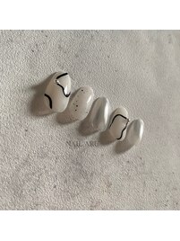 ブラックとミラーがアクセント☆