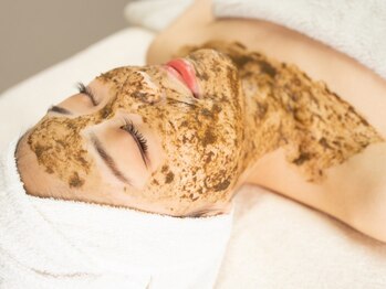 ティアラ(TIARA)の写真/小顔になるだけじゃない！お客様のお肌のお悩み別のマシンとメニューでお肌のお悩みを喜びに変える◎