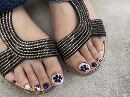 Ladies foot nail designed