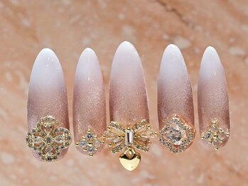 ネイルサロンラグジュアリー 梅田店(LUXURY)/