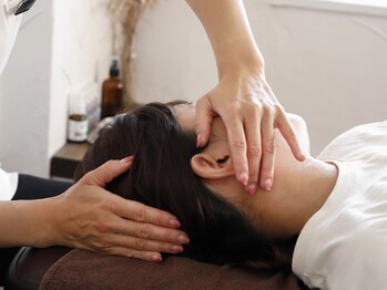 永楽整体院/小顔矯正の様子