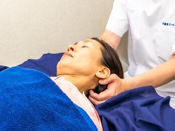 なか鍼灸マッサージ院/眼精疲労に後頭下筋群のリリース