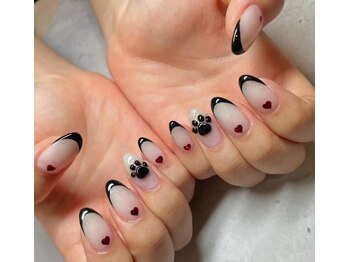 ネイルアンドアイラッシュスタジオ シュシュ(chouchou)/黒フレンチ・猫好き肉球・ハート