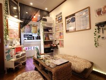 シロの休日/店内