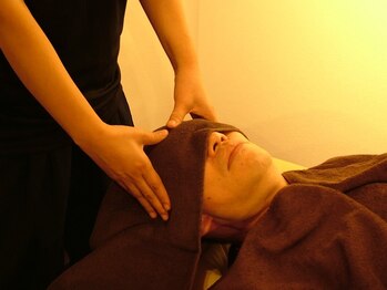 スマイルハンド 大阪駅前第1ビル店/ヘッドマッサージ眼精疲労ケア付