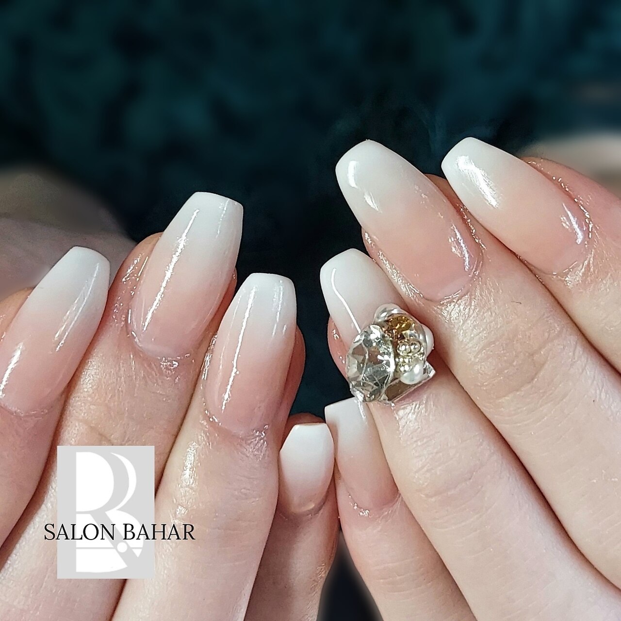 2025年-2026年冬トレンド】エアブラシのネイルデザイン集｜人気順｜4