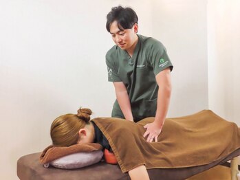 健康堂 整体整骨院 戸越銀座院の写真/《戸越銀座駅1分》OPEN記念価格マッサージ整体45分3,000円全スタッフ国家資格保持◎辛い腰痛・反り腰に◎