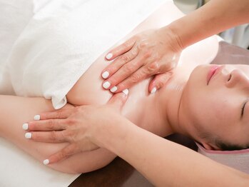 皮膚先生/デコルテマッサージ