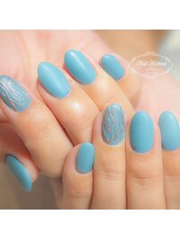 くすみブルーのマットネイル