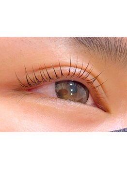 ナチュラル上品な目元にしたい