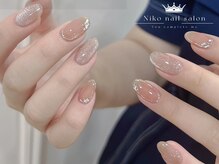 話題のマグネット・ミラー・オーロラパウダーも種類豊富