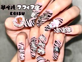 キャラパーツ×ギャルネイル