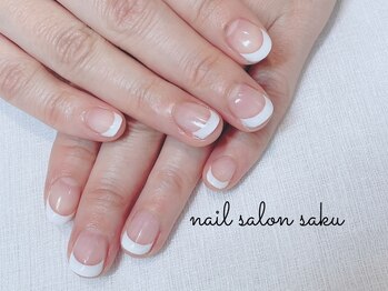 サク(saku)/白フレンチ/ショートネイル