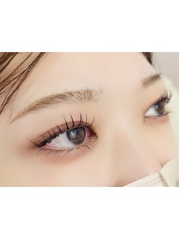 ナチュラル上品な目元にしたい