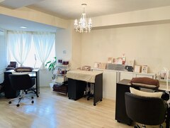 ネイルケア専門店　Shine Nail　新宿西口店