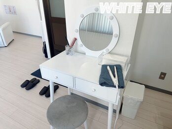 ホワイトアイ 浜松店(WHITE EYE)/<店内>