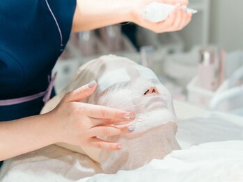 ドルフィン サロン(DOLPHIN salon)の写真/【桜新町駅徒歩5分】エリアコンベンション全国1位サロン◆紫外線ダメージに負けない透明感溢れる肌づくり☆