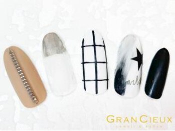 クアトログランシュ 青葉台(QUATRO×GranCieux)/マット チェーン ネイル