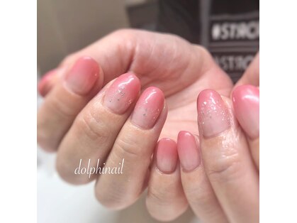 ドルフィネイルの写真