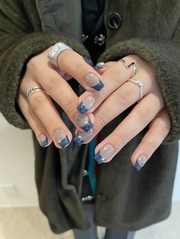 ムーイ 外苑前(mooi.)/navy french × kirakira art