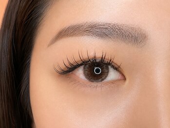 ブロウランド 大阪梅田(BROWLAND)の写真/アイシャンプーとトリートメントで整える、モチがいいまつげへ!コーティングも◎