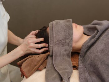 香穏/脳の緊張を緩めるヘッドセラピー