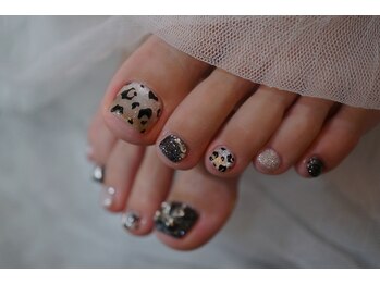 ネイル フライガール(nail FLY GIRL)/レオパードで冬のフットネイル