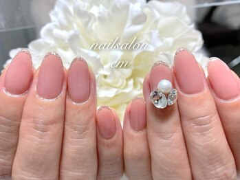 フレンチビジューネイル