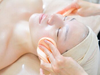 スハダボーテ(Suhada-beaute)の写真/産毛スッキリ、化粧ノリに感動！低刺激な顔脱毛で、毛穴の目立たない透明感あふれるツルスベ美肌へ♪