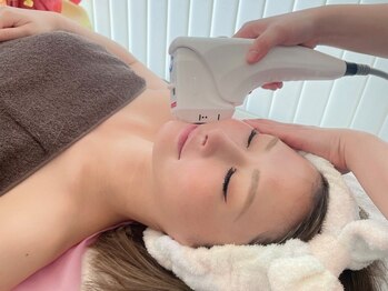 スペチアーレ 夙川の写真/超人気【高密度焦式/小顔ハリフ】顔3周無制限shotだから驚愕リフトアップ◆毛穴シミ改善ハーブピーリング付