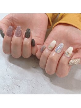 ブラン(blanc)/アシメントリーネイル