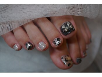 ネイル フライガール(nail FLY GIRL)/レオパードで冬のフットネイル