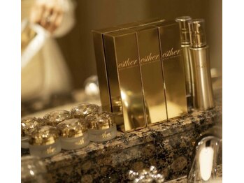 ナオフクオカ ヒーリングフォースエヌ(NaoFukuoka/healingforceN)/高濃度ヒト幹細胞化粧品を使用