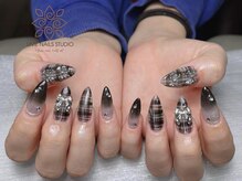 ウメネイルスタジオ(UME NAIL STUDIO)/* 長 さだしやり放題×つけ放題