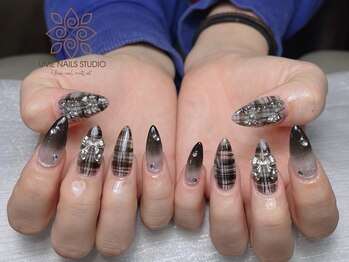 ウメネイルスタジオ(UME NAIL STUDIO)/* 長 さだしやり放題×つけ放題