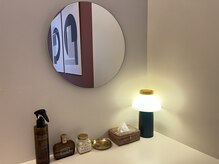 アンドユクス 下北沢(&uks)の雰囲気（ドレッサー完備◎施術後はゆっくりお直しできます）