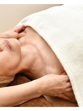 アイナ(Aina)/横向き→仰向け→頭部