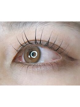 ナチュラル上品な目元にしたい